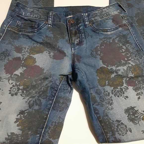 Maurices Women's Floral Print Mid Rise Jeans in Size S-R - Picture 2 of 8